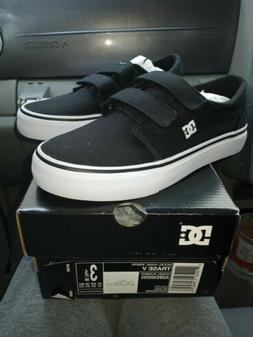 Boys dc shoes size 3.5 never worn in box
