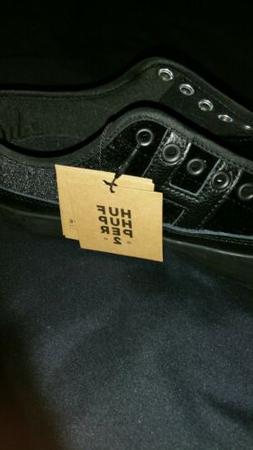 Shoes Blk Canvas Suede Hupper 2 Low  Sz 8